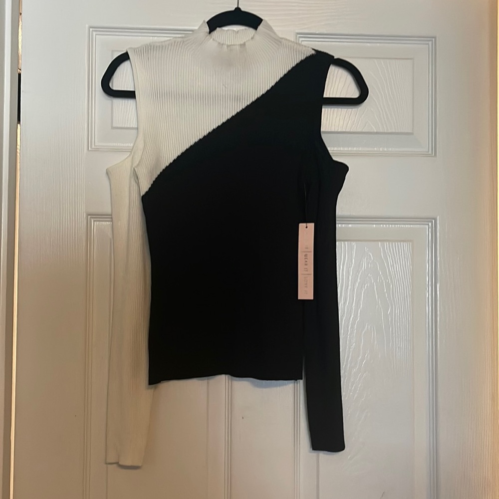 Black and off white cold shoulder light weight sweater